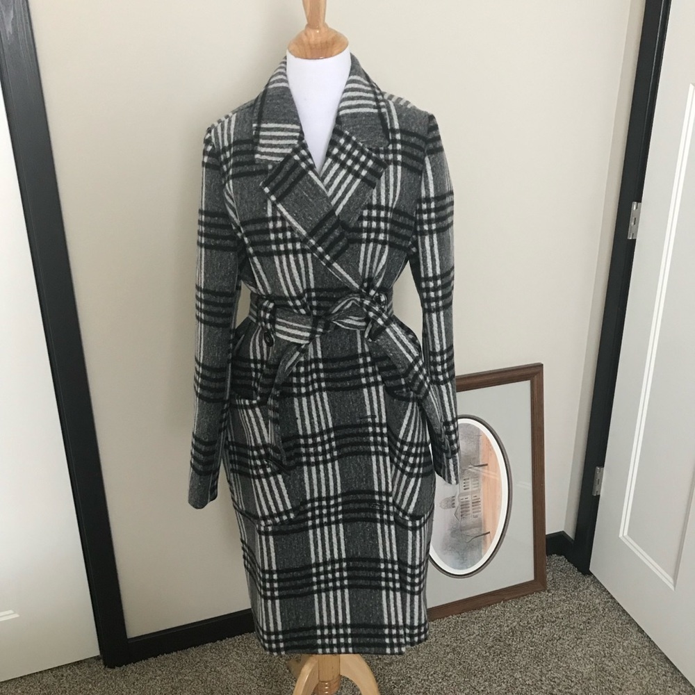 Stylish and Warm Winter Maternity Coat
